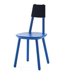 Modrá židle z masivu EMKO Naïve